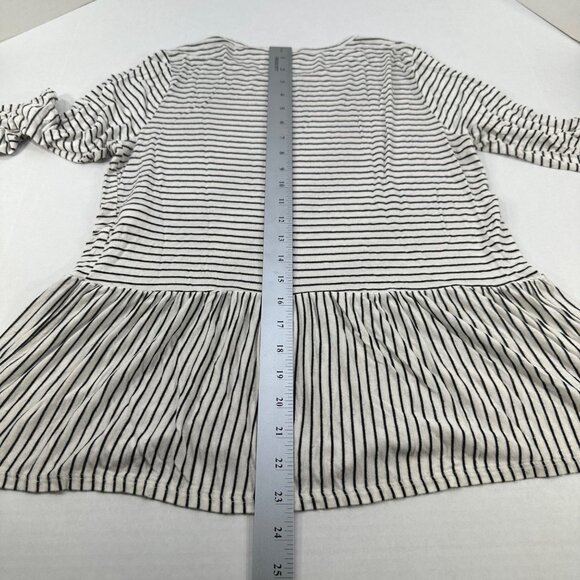 Live In The Moment Womens Sz Med Top Long Sleeve Peplum Hem Black White Preowned - Picture 11 of 12